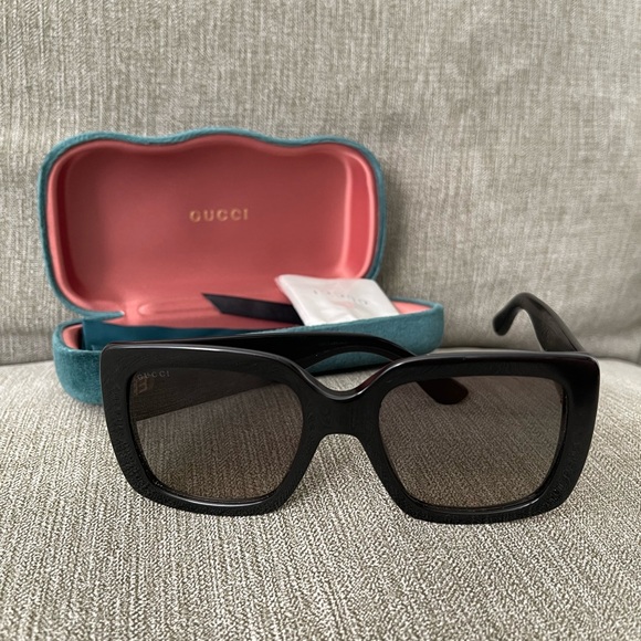 Gucci Black Lenses Grey Gradient Sunglasses - Picture 2 of 5